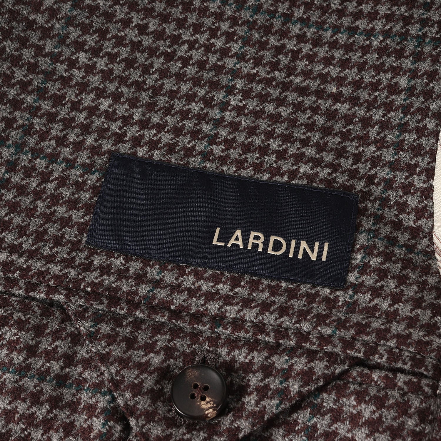 LARDINI (ラルディーニ) ハウンドトゥース チェック ウール 段返り3B テーラード ジャケット (IL528AE) / アウター 羽織  千鳥格子 定番 ベーシック フォーマル ビジカジ オフィカジ イタカジ – ブランド古着の通販・買取 | BEEGLE by Boo-Bee