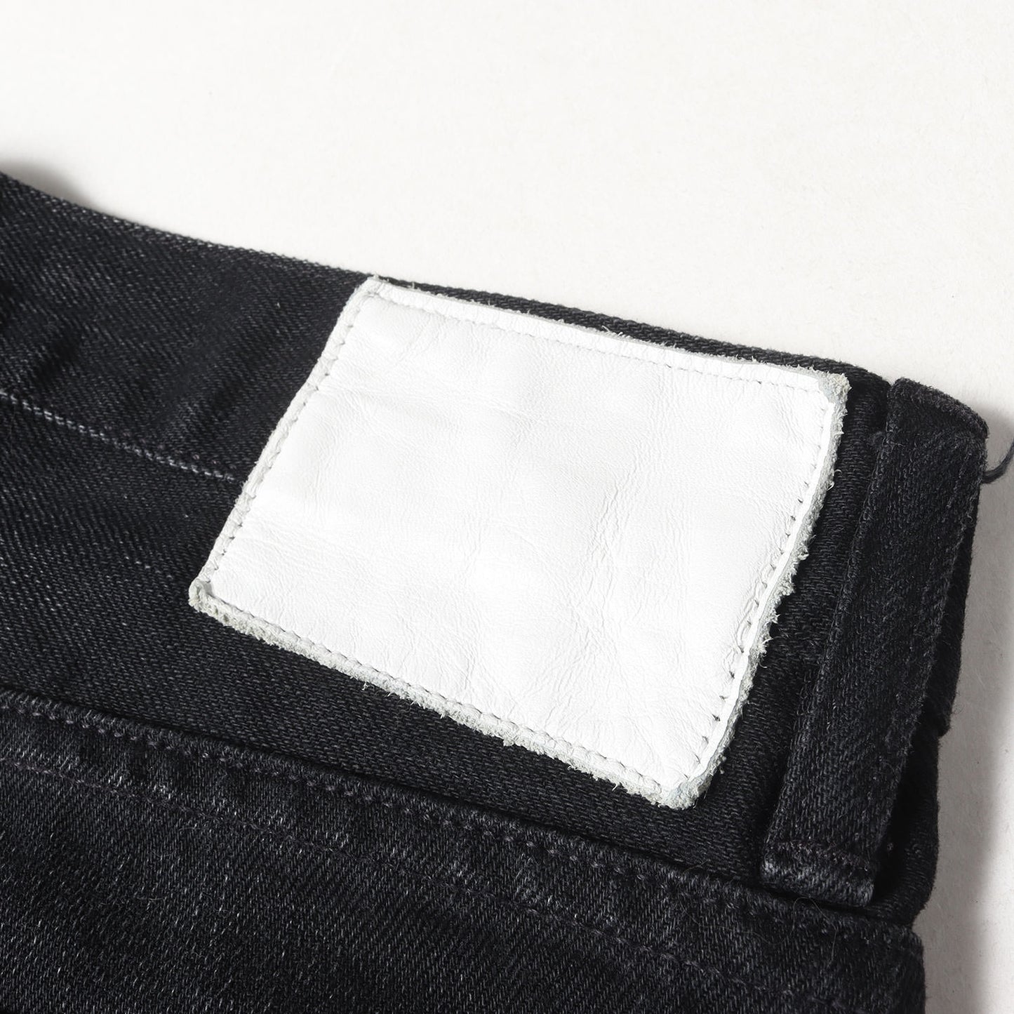 ウォッシュド テーパード デニム パンツ (STRANGE DAYS#2 SLIM FIT RHD01-SD2-E02)