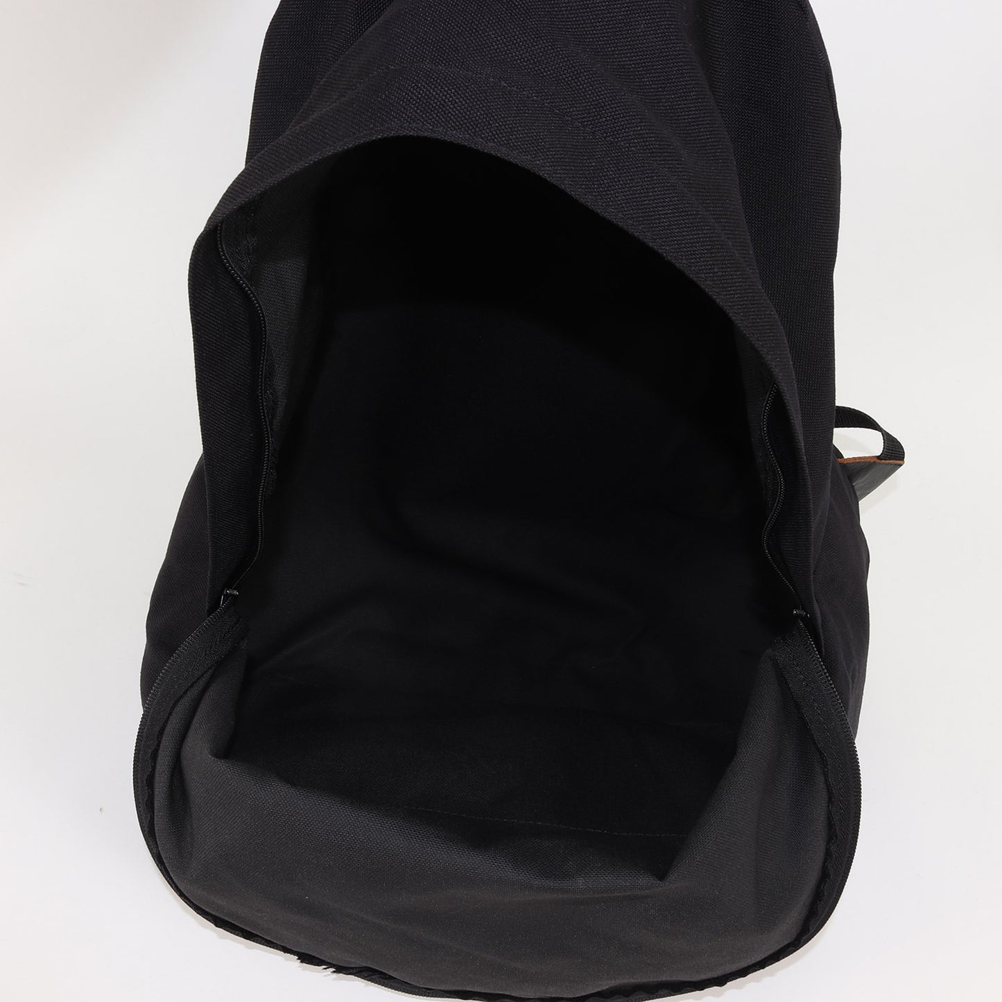 ロゴタブ レザーパーツ ナイロン バックパック (BACK PACK PZ-K203)