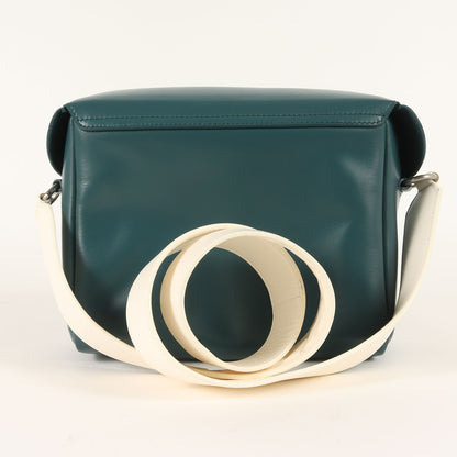 エンボスロゴ ストラップ クロスボディ バッグ (LID CROSSBODY W/WIDE SHOULDER) / ショルダー