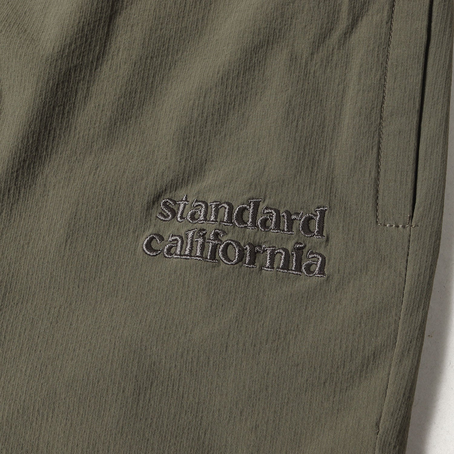 STANDARD CALIFORNIA (スタンダードカリフォルニア) 24AW ロゴ 刺繍 ストレッチ コーデュラナイロン ユーティリティ パンツ  (SD Cordura Stretch Utility Easy Pants) - ブランド古着の通販・買取 | BEEGLE by Boo-Bee