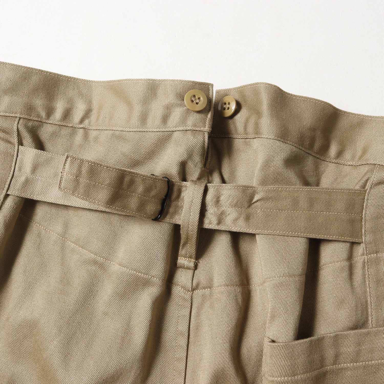 COMOLI コモリ コットンチノオーバーパンツ（V01-03006） [カーキ COMOLI コモリ 22SS V01-03006 コットンチノ オーバーパンツ カーキ系