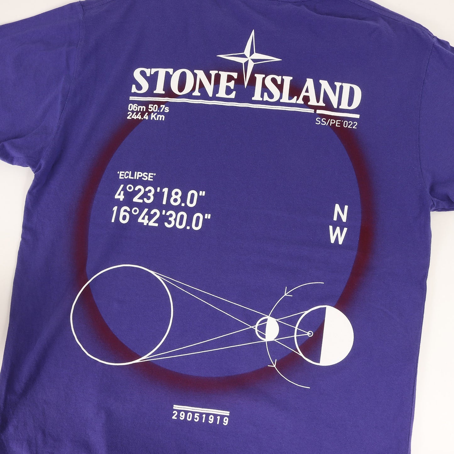 近年モデル グラフィック コンパス ロゴ Tシャツ (76152NS97)