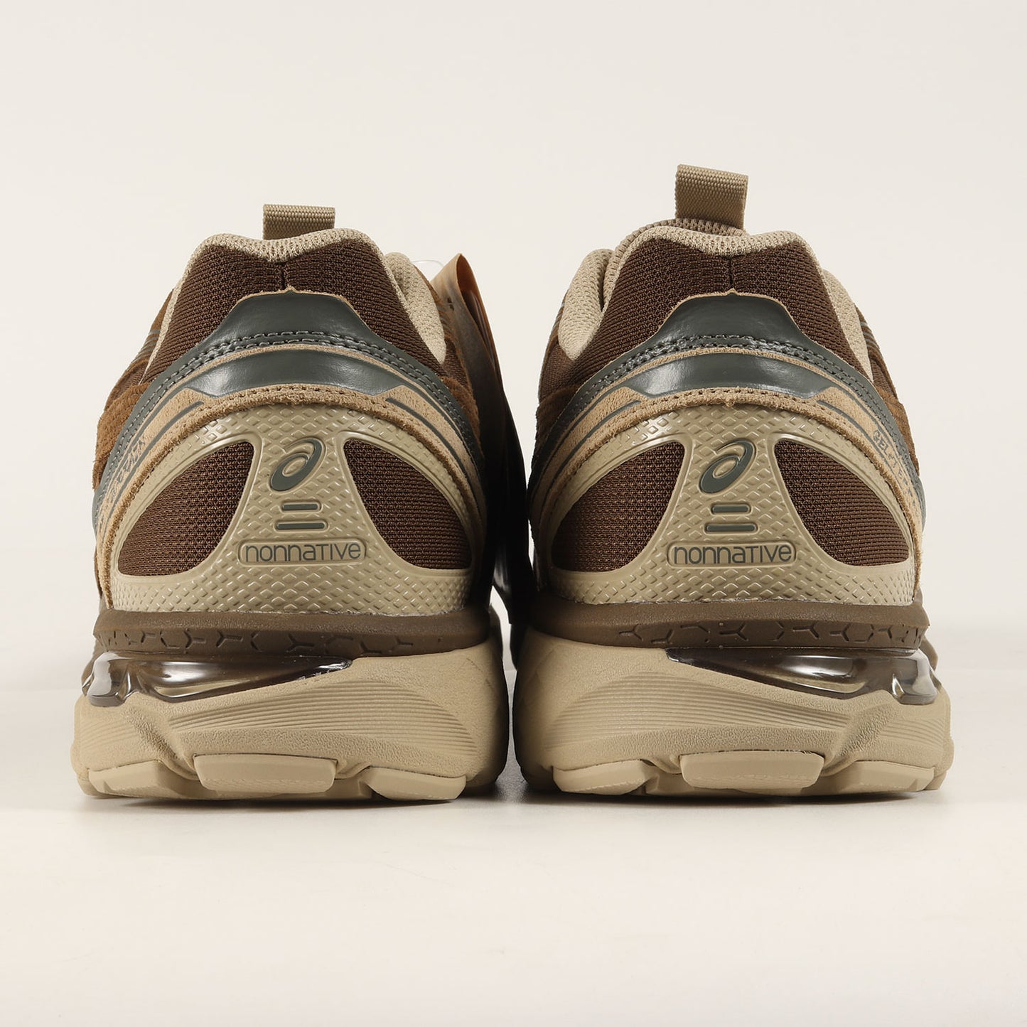 24AW × asics GEL-TERRAIN GTX (1203A584-200) / BROWN STORM