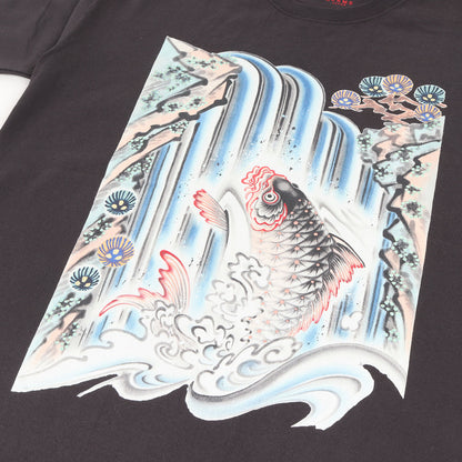 いわき絵のぼり 鯉の滝登り グラフィック Tシャツ / JAPAN