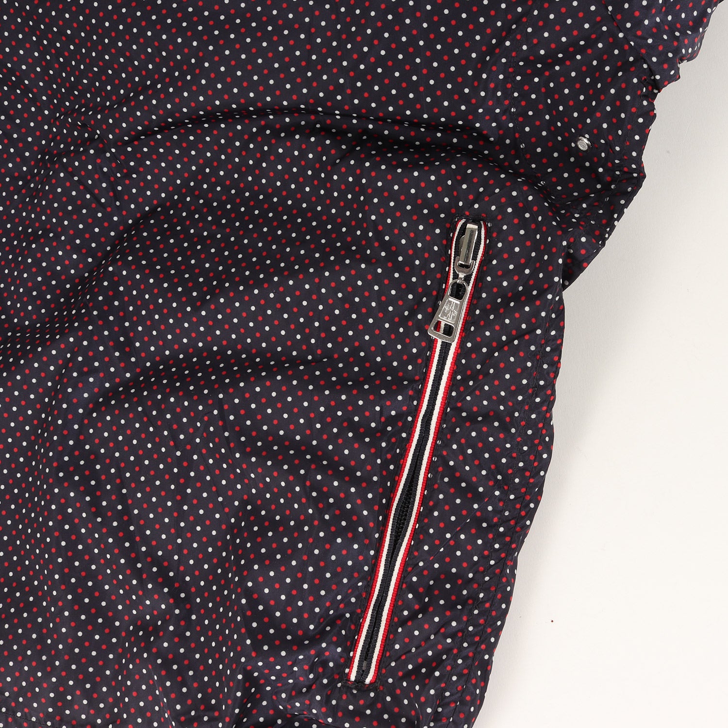 【美品】モンクレール ナイロンジャケット NATH ドット マルチカラー 美品】モンクレール ナイロンジャケット NATH ドット マルチ