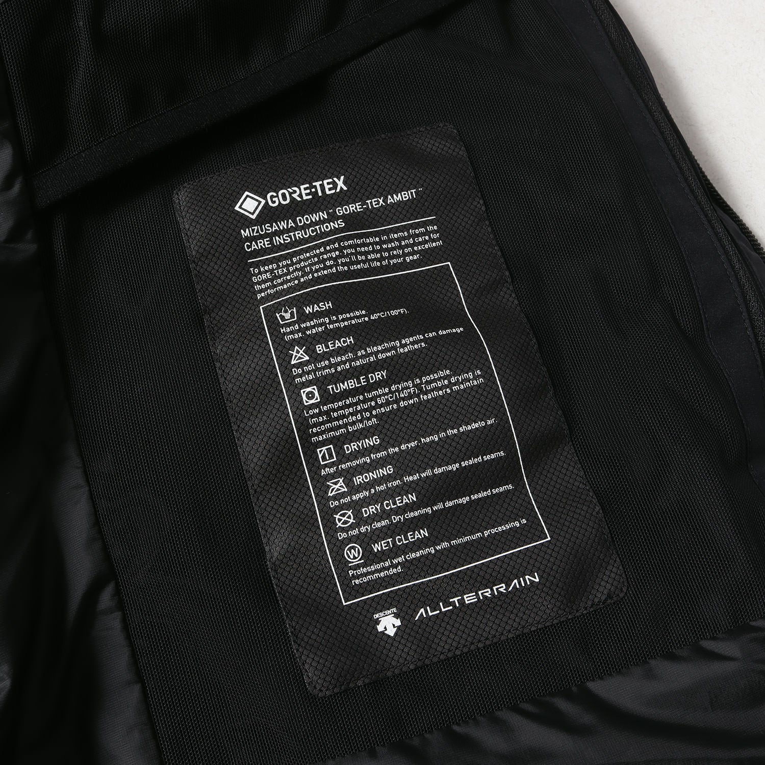 未使用 Descente LUXE 憎め レディース スワロフスキー ファーベスト