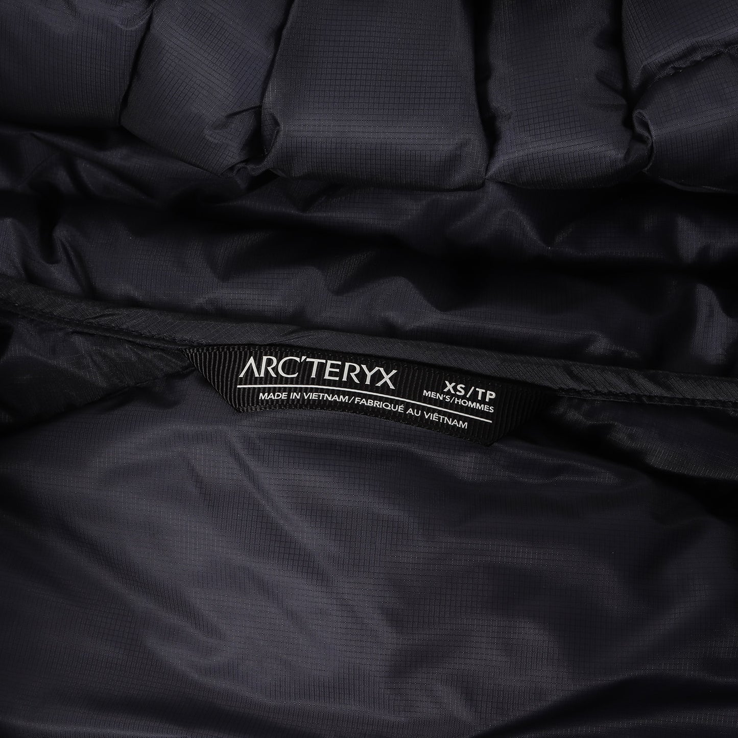 セリウム フーディー ダウンジャケット (Cerium Hoody 136465 / 2022年製)