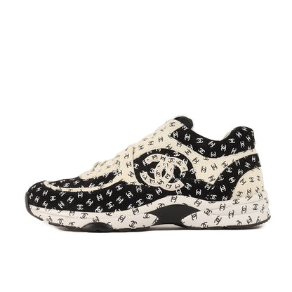 22AW ココマーク スウェード スニーカー (All Over Cc Logo Low Top Trainer Sneaker G39232)