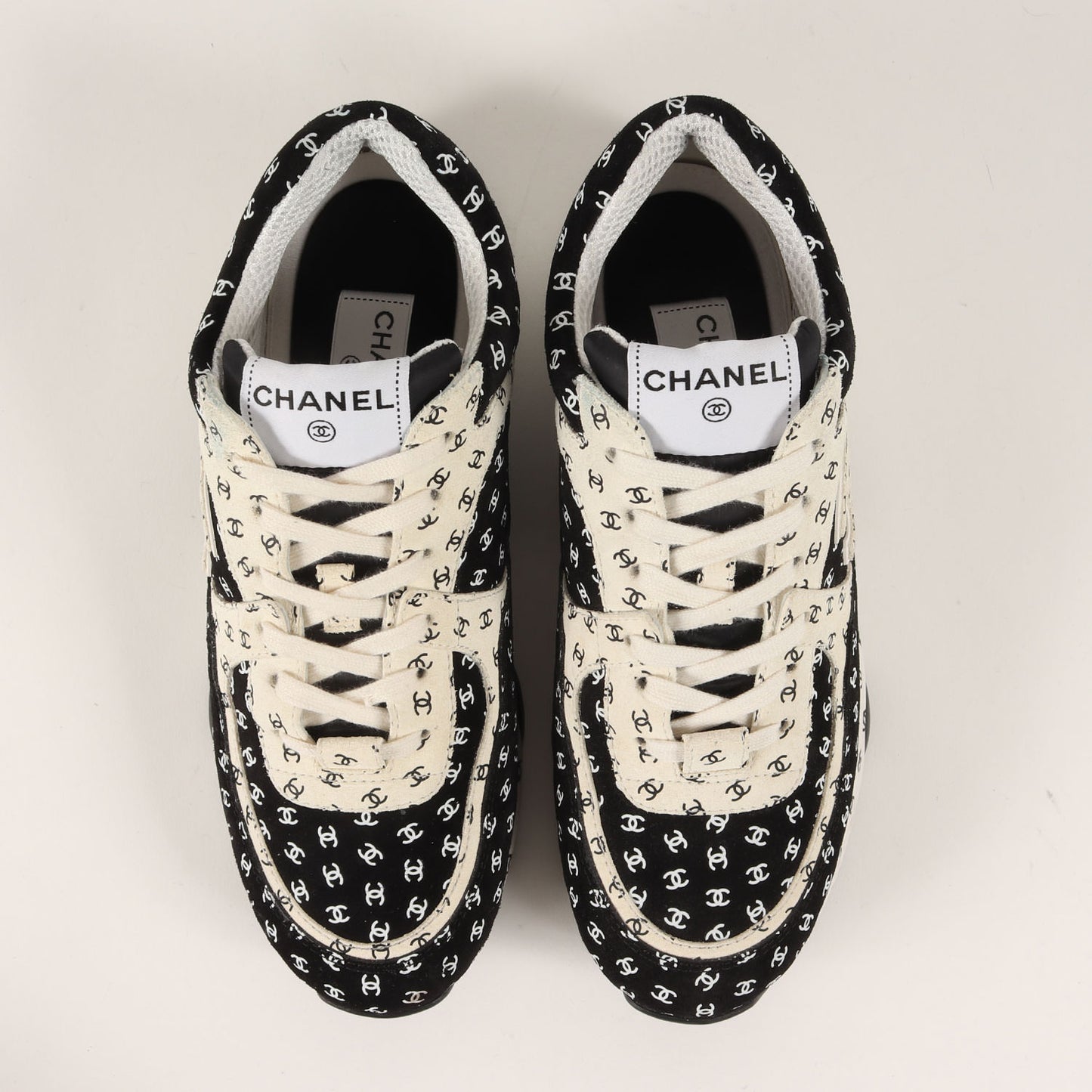 22AW ココマーク スウェード スニーカー (All Over Cc Logo Low Top Trainer Sneaker G39232)