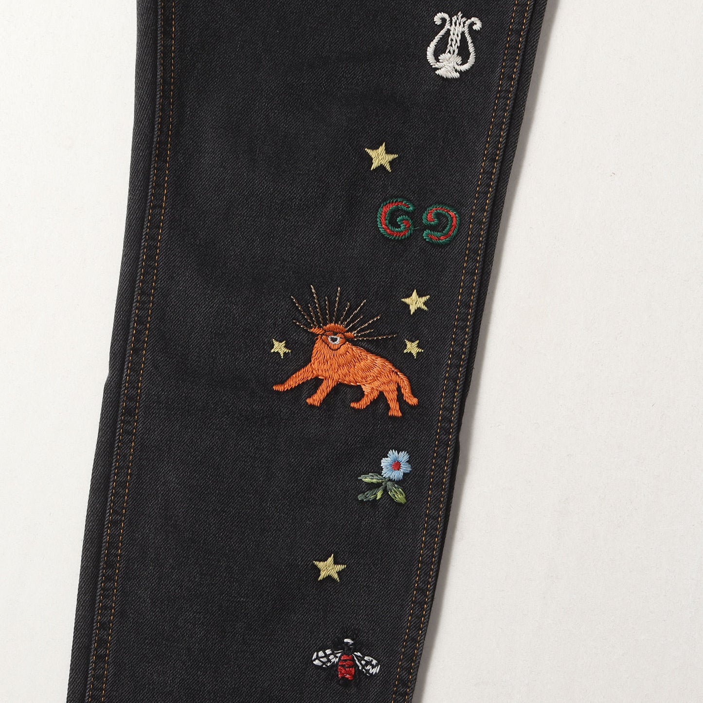 エンブロイダリー ウォッシュ加工 スリム デニムパンツ (408637 XDAP2)