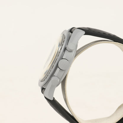 × Swatch MISSION TO THE MOON クォーツ ウォッチ (SO33M100)