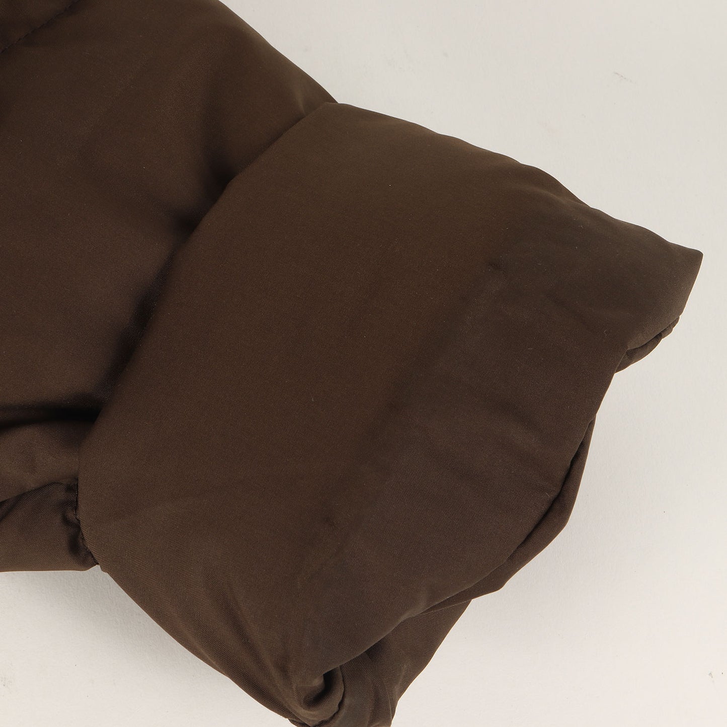 茶タグ フード付き フルジップ ダウンジャケット