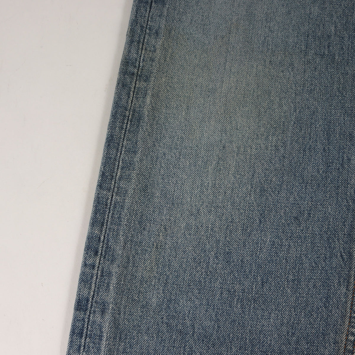 ストレートレグ デニム パンツ (Straight-Leg Jeans In Denim) / ジッパーフライ