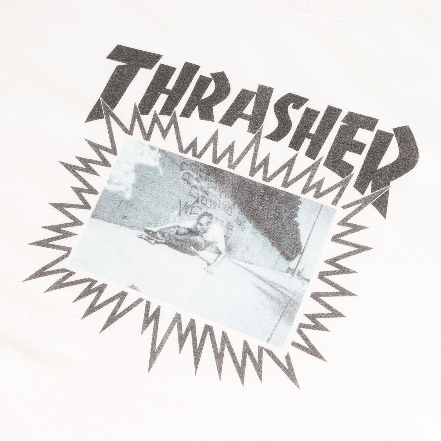 24SS × THRASHER Jay Adams フォトグラフィック ロゴ Tシャツ (Jay Adams Photo T)