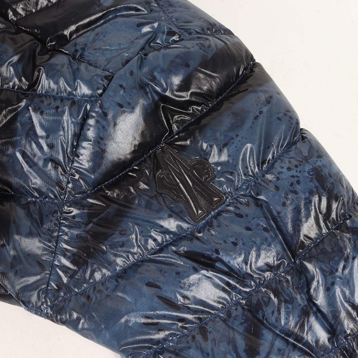 21AW ジオメトリック フーデッド マイクロリップストップ ナイロン ダウン ジャケット (CHARLOS GIUBOTTO) / GRENOBLE