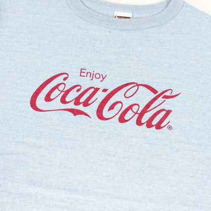 24SS × COCA COLA グラフィック ロゴ バインダーネック Tシャツ (COCA COLA × SD 88/12 LOGO T)