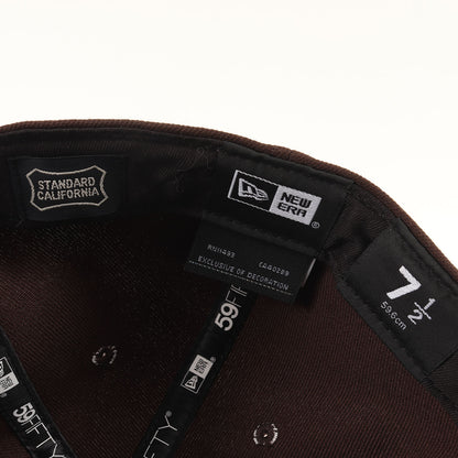 × NEWERA シールド ロゴ 刺繍 ツイル キャップ (NEWERA × SD 59Fifty Logo Cap)