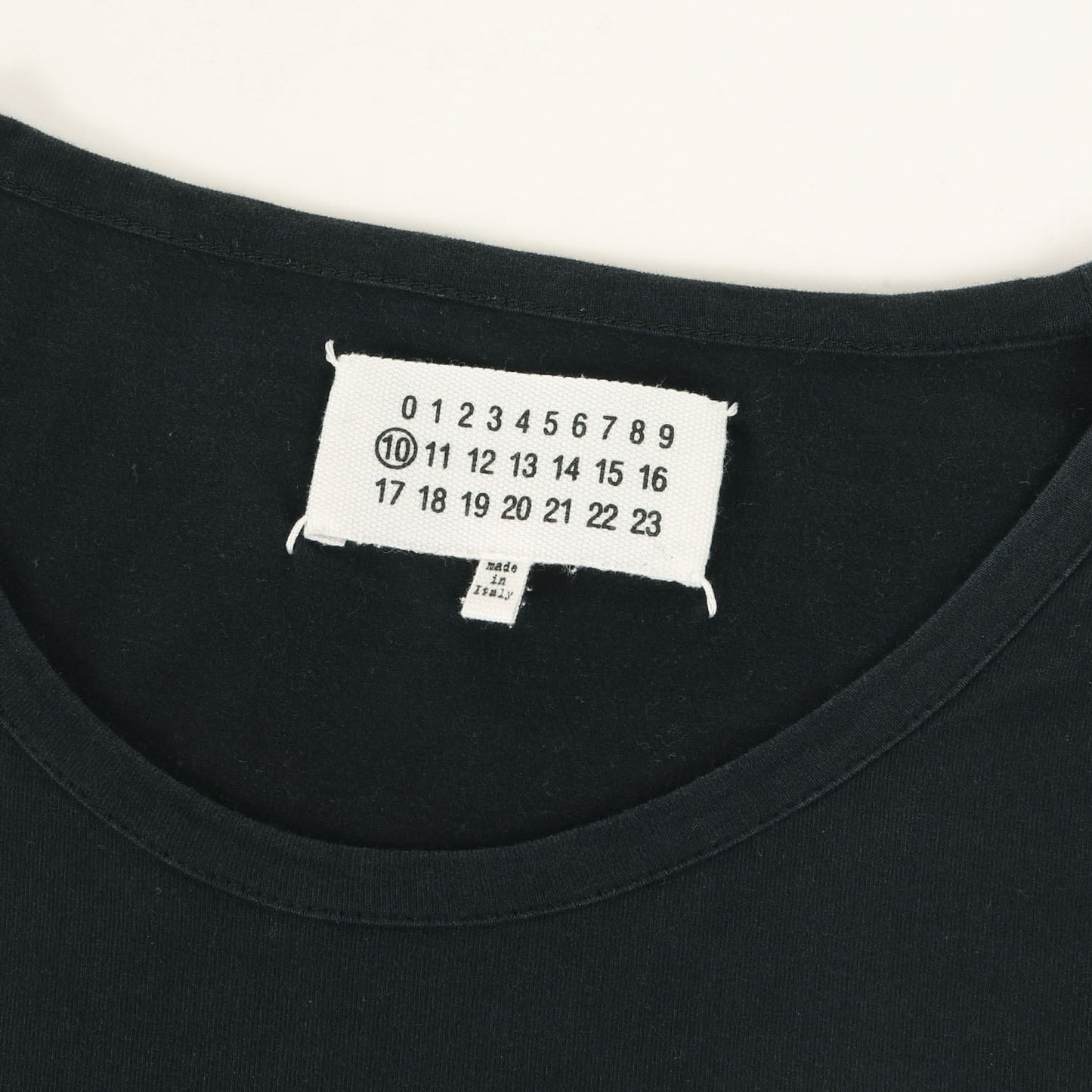 バインダーネック Tシャツ (30GC037121202) / MADE IN ITALY