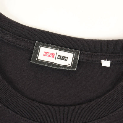 × MARVEL スパイダーマン スポットライト Tシャツ (MARVEL SPIDER-MAN SPOTLIGHT TEE KHM030602)