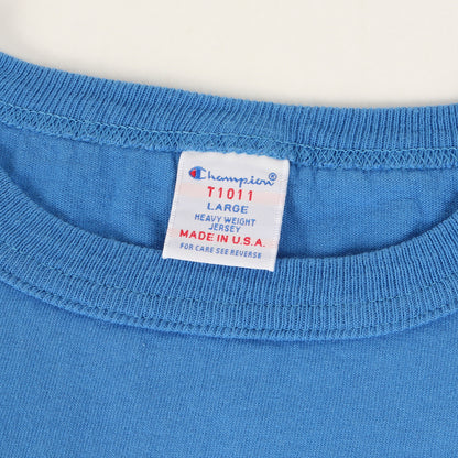 × Champion ヘビーウェイト グラフィック ロゴ Tシャツ (CHAMPION × SD MADE IN USA T1011 T) / MADE IN USA