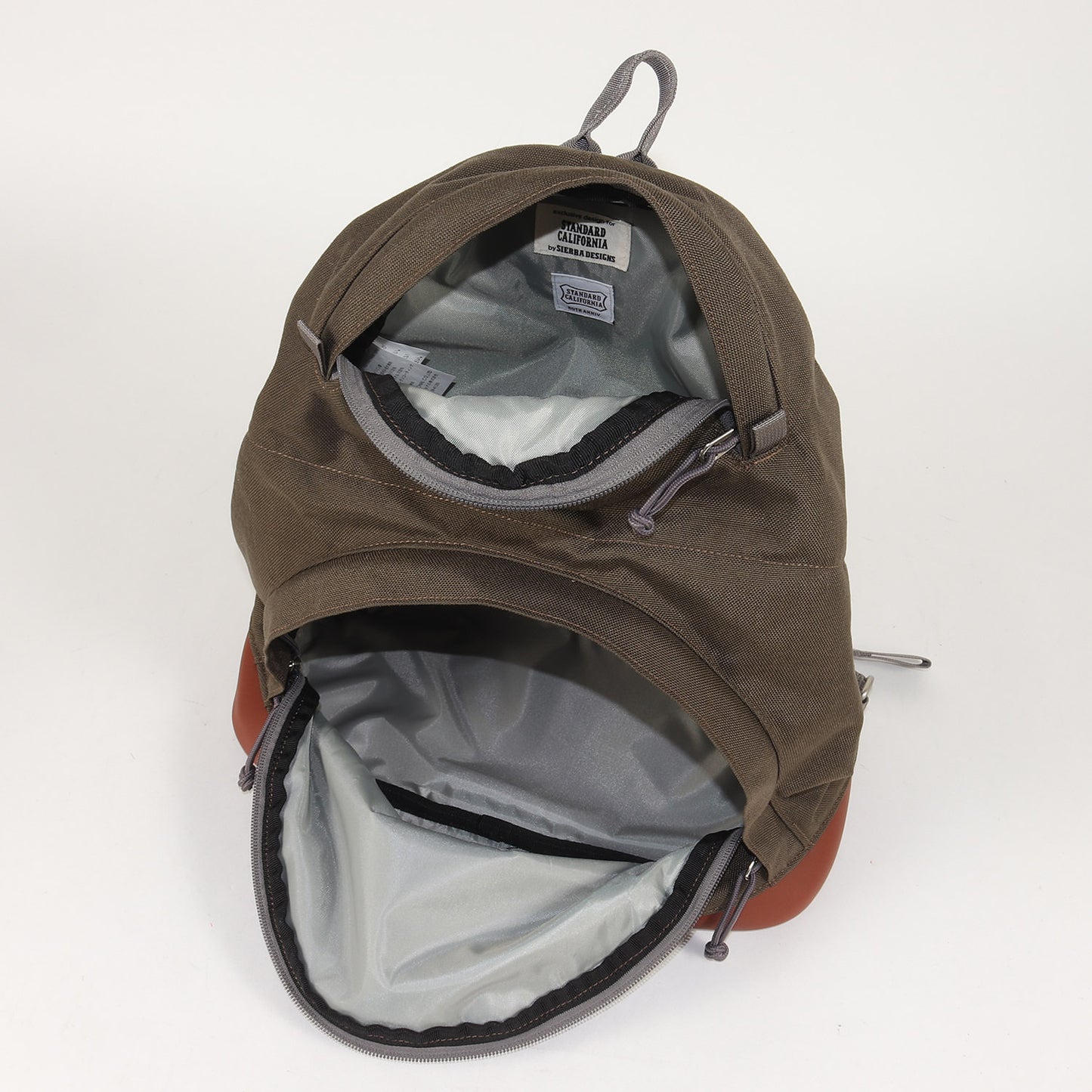 23AW × SIERRA DESIGNS レザー 切替 ナイロン リュック (SIERRA DESIGNS × SD Daytripper Classic) / 20th アニバーサリーコラボレーション
