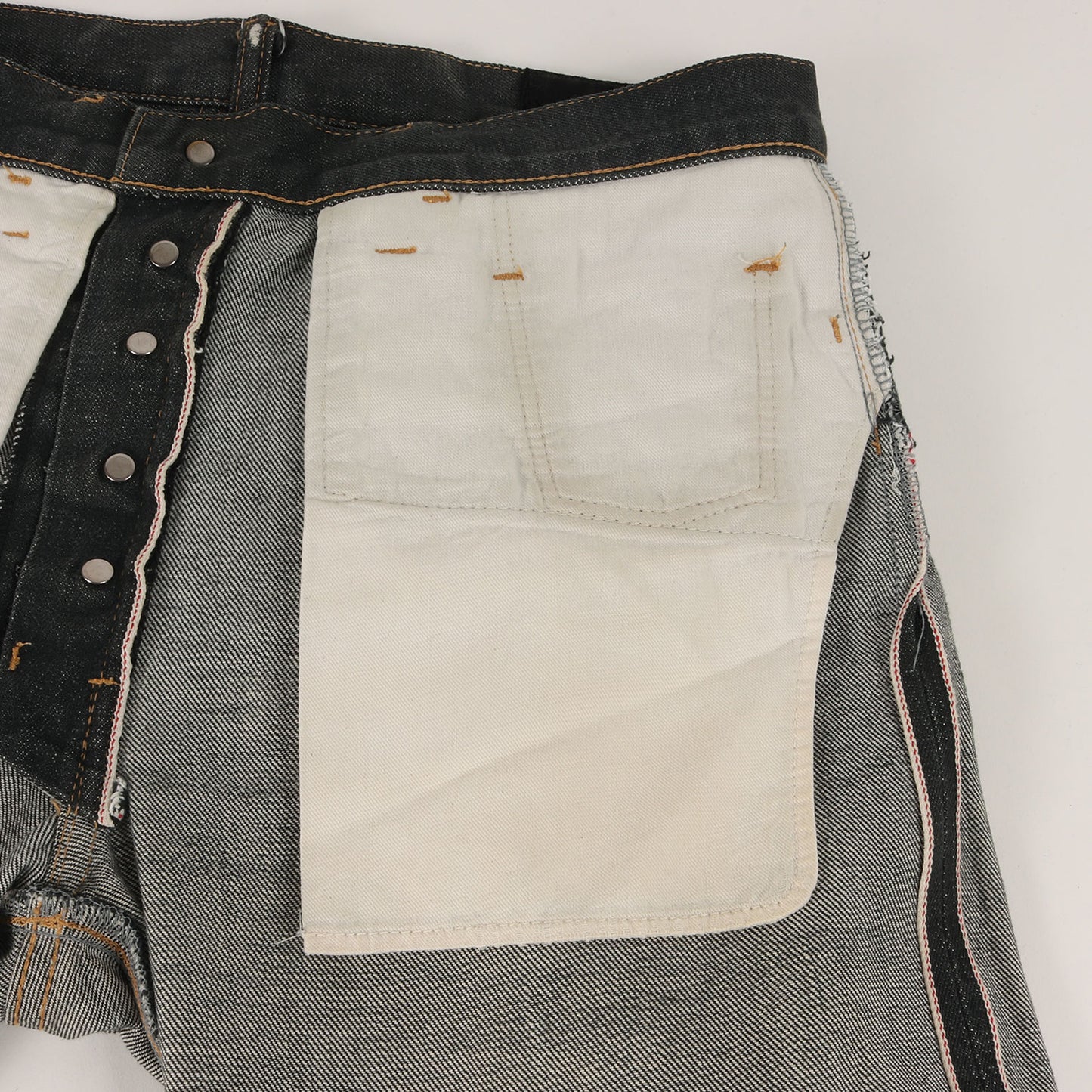 スリム テーパード デニム パンツ / jeans