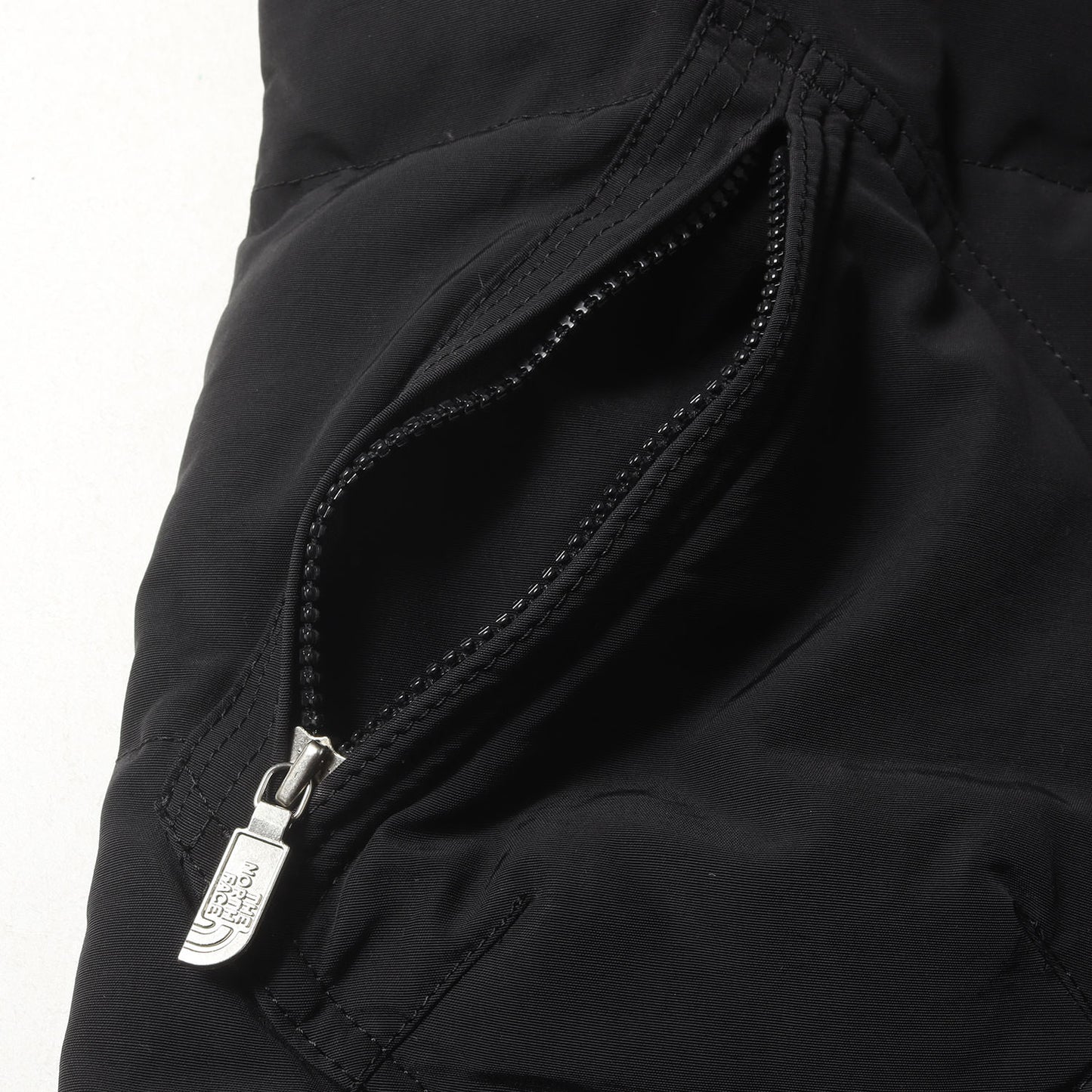 ×THE NORTH FACE 60/40クロス シンチバック付き レザーヨーク ダウンベスト