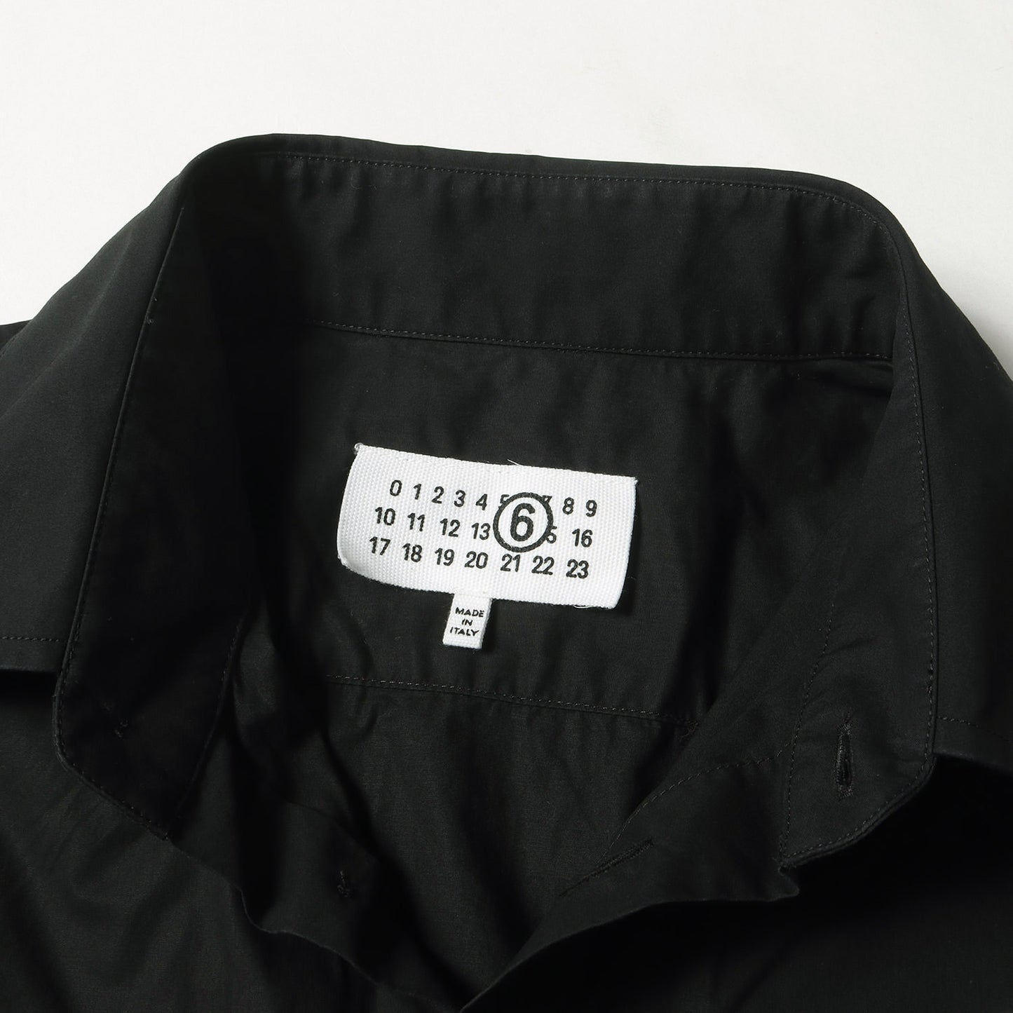 24AW カレンダー ロゴ ポプリン ドレス シャツ (SH2DT0010 S47294) / MM6