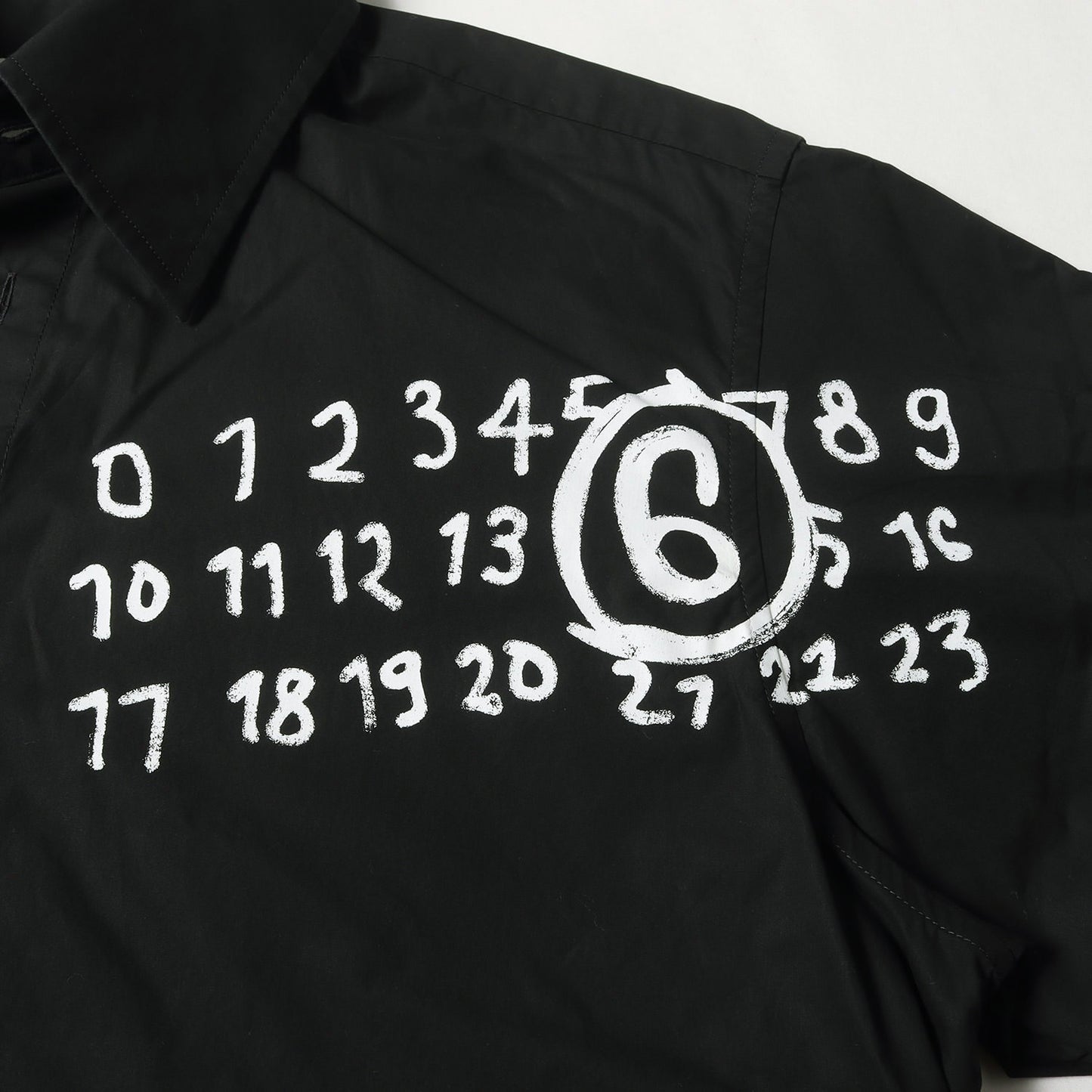 24AW カレンダー ロゴ ポプリン ドレス シャツ (SH2DT0010 S47294) / MM6