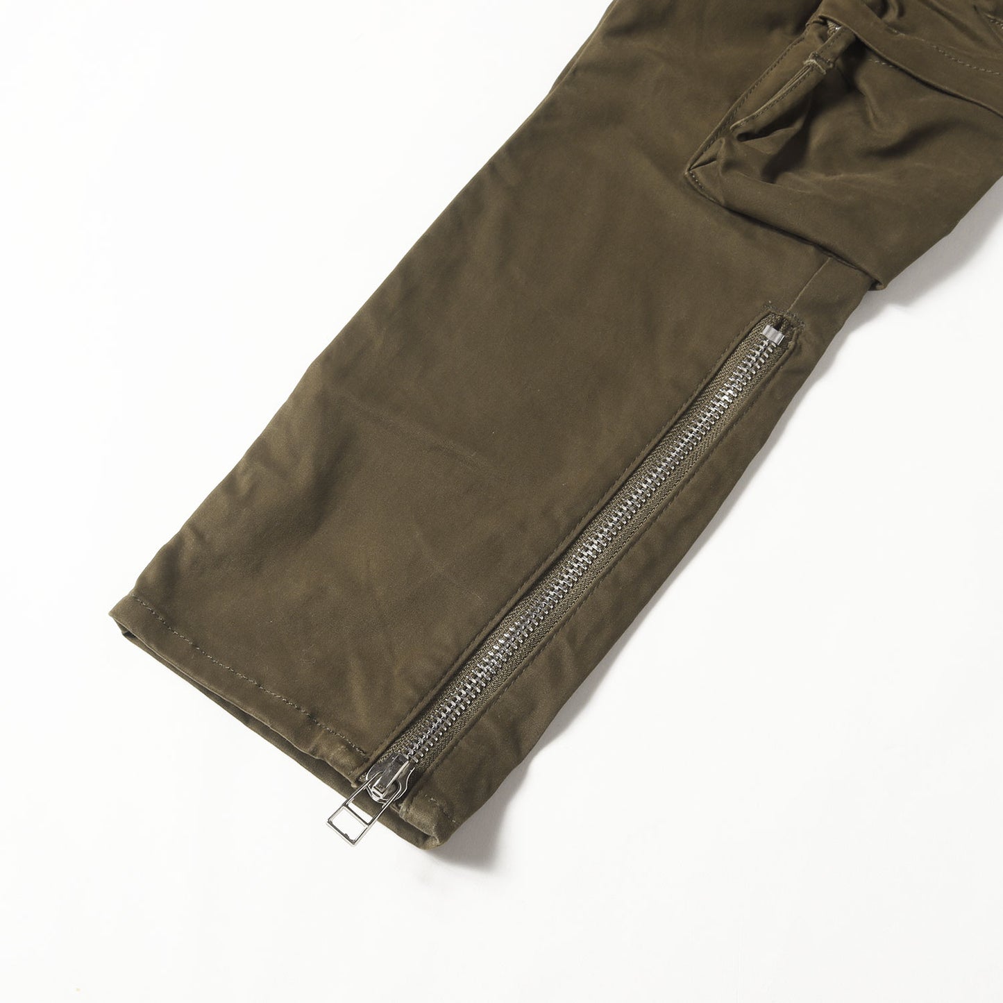 裾ジップ ストレッチ ピーチスキン カーゴ パンツ (TYPE-2 SLIM CARGO PANTS)