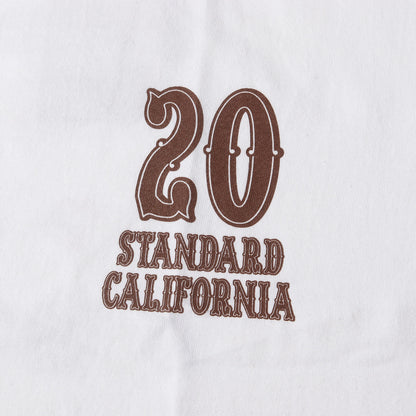23AW 20周年記念 グラフィック ロゴ ヘビーウェイト Tシャツ (SD 20th Anniversary Logo T)