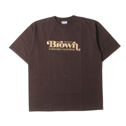 グラフィック ロゴ Tシャツ (SD 19TH ANNIV. BROWN CHOCOLATE T)