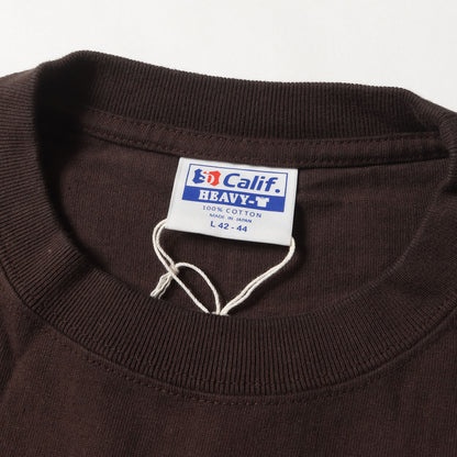 グラフィック ロゴ Tシャツ (SD 19TH ANNIV. BROWN CHOCOLATE T)
