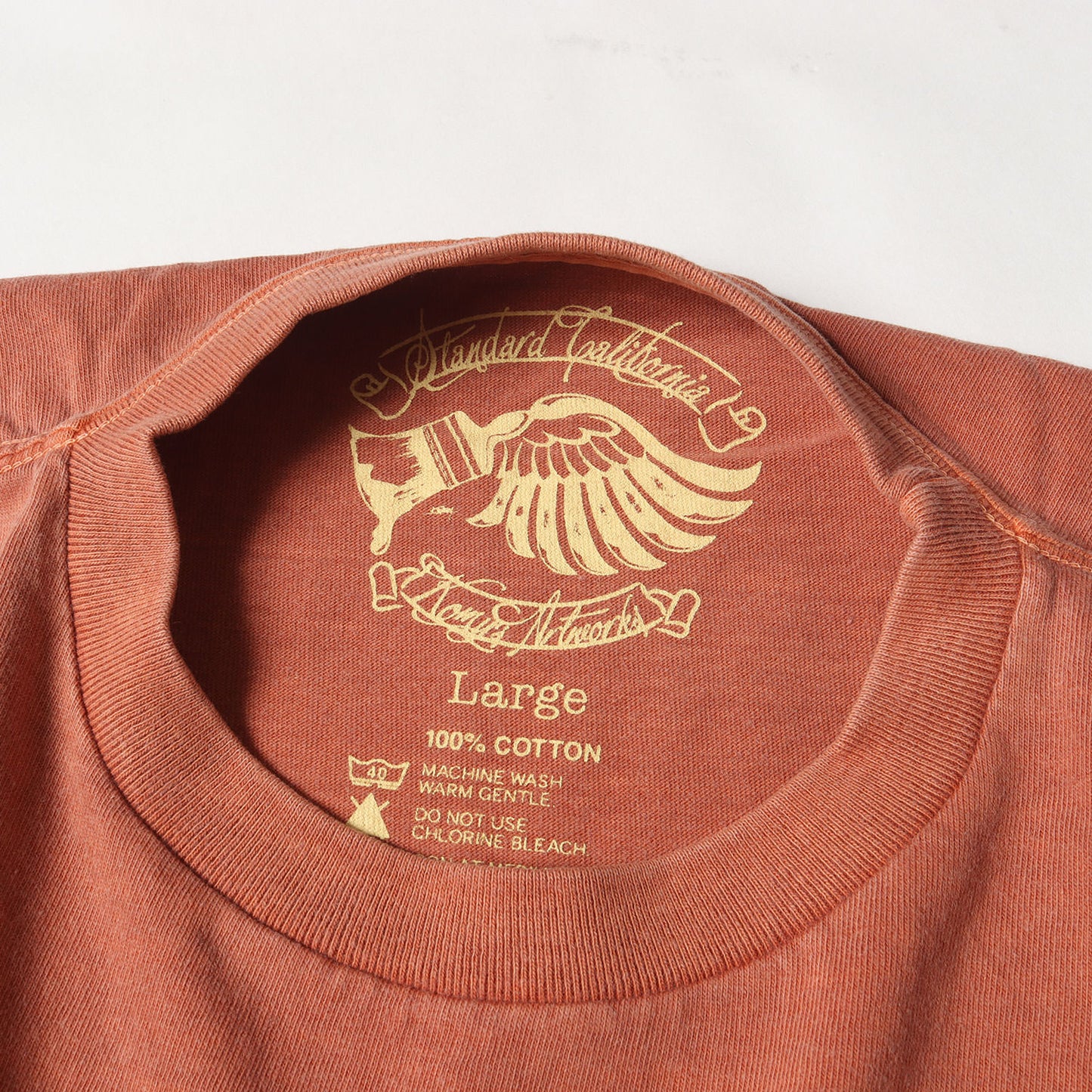 22SS ヒットザロード シールドロゴ Tシャツ (SD Hit The Road Shield Logo T)
