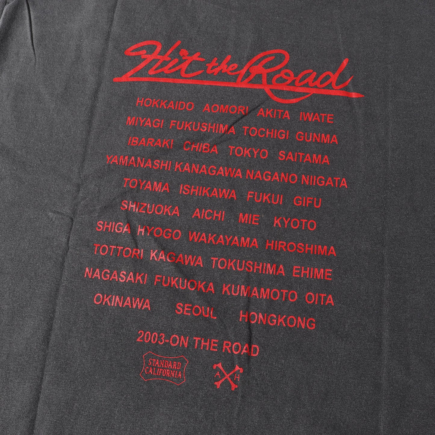 × ANOTHER HEAVEN グラフィック ロゴ Tシャツ (AH × SD HIT THE ROAD TOUR T)