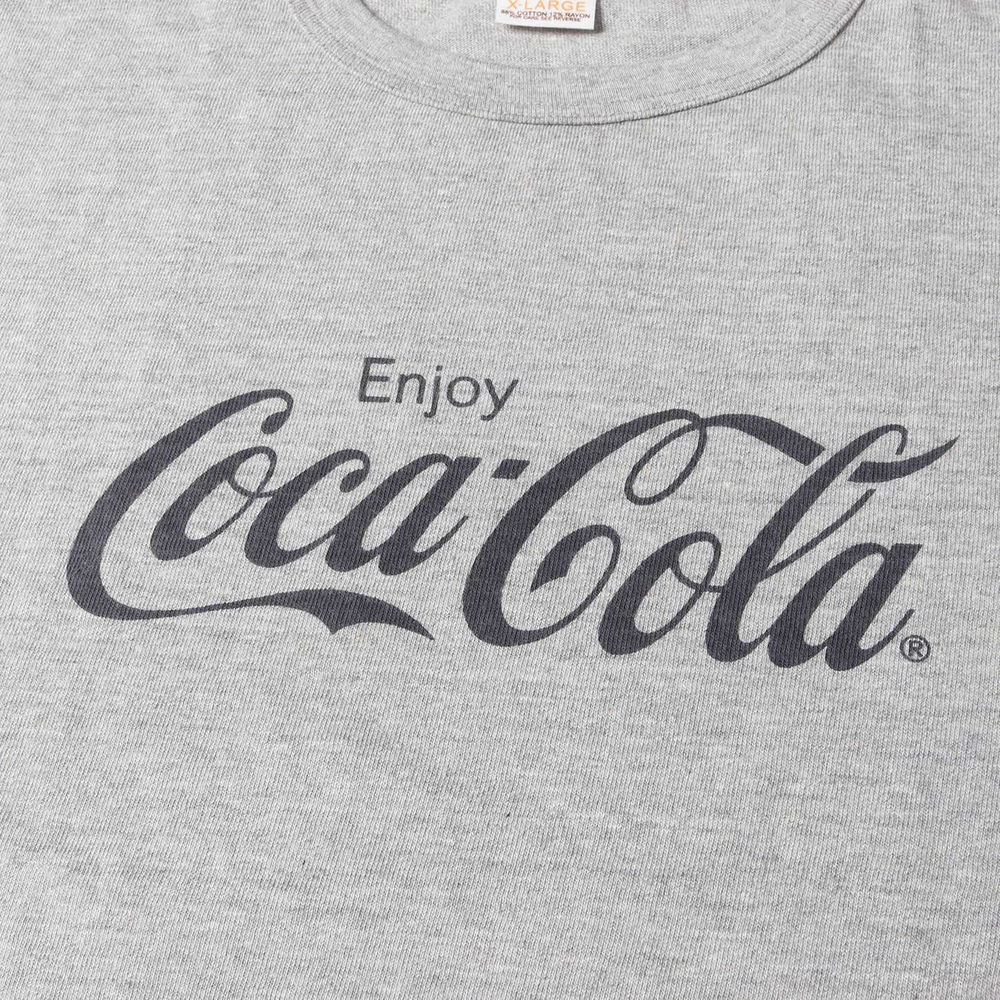 24SS × COCA COLA グラフィック ロゴ バインダーネック Tシャツ (COCA COLA × SD 88/12 LOGO T)