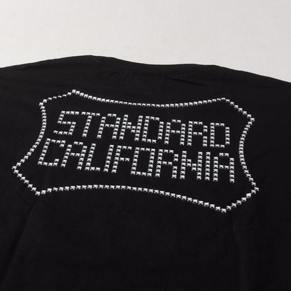 24AW × HTC スタッズ シールドロゴ ロングスリーブ Tシャツ (HTC × SD LOGO LS T)