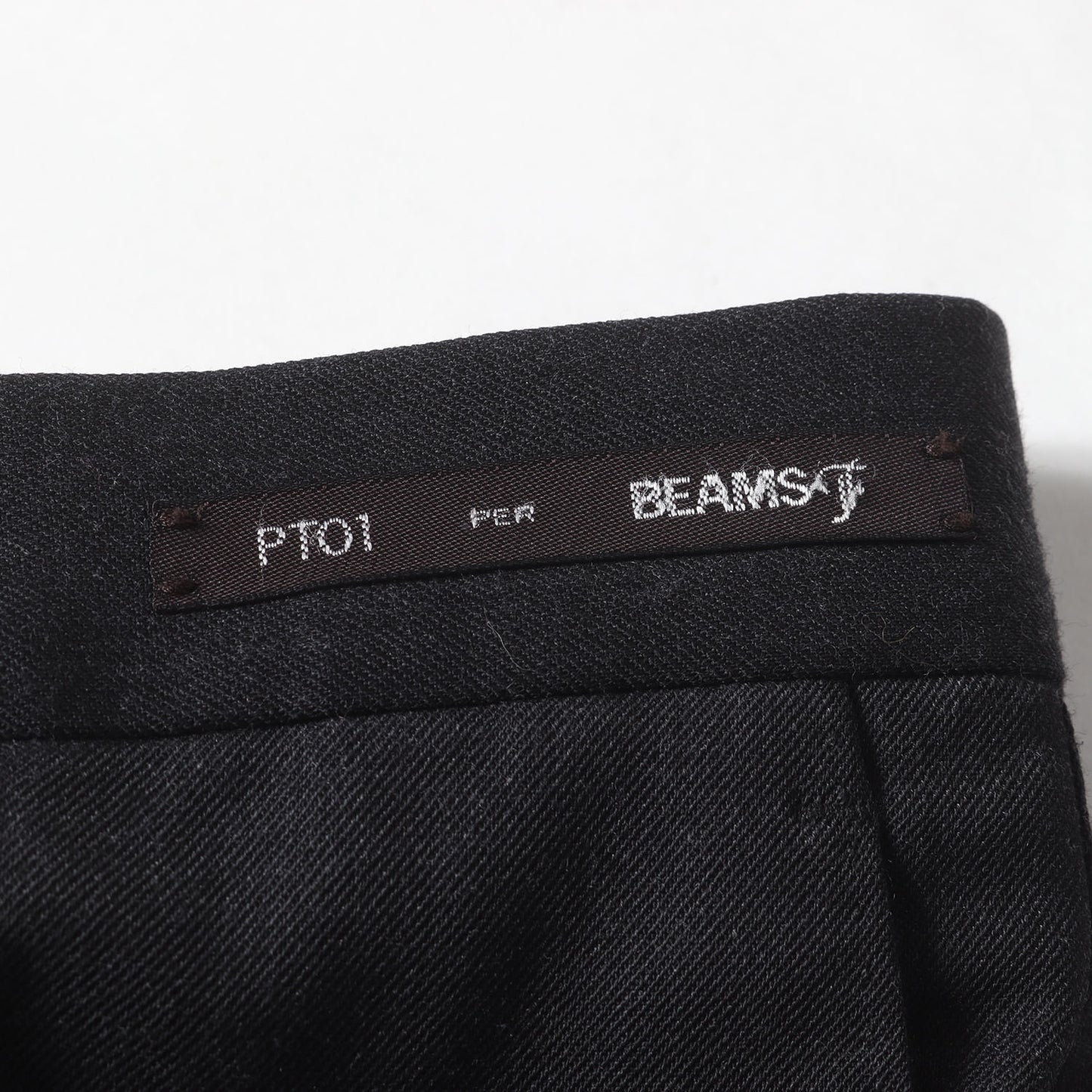 × BEAMS F ストレッチ ポリウール スラックス (WINTER TRAVELLER CPDSWT P036 0260)