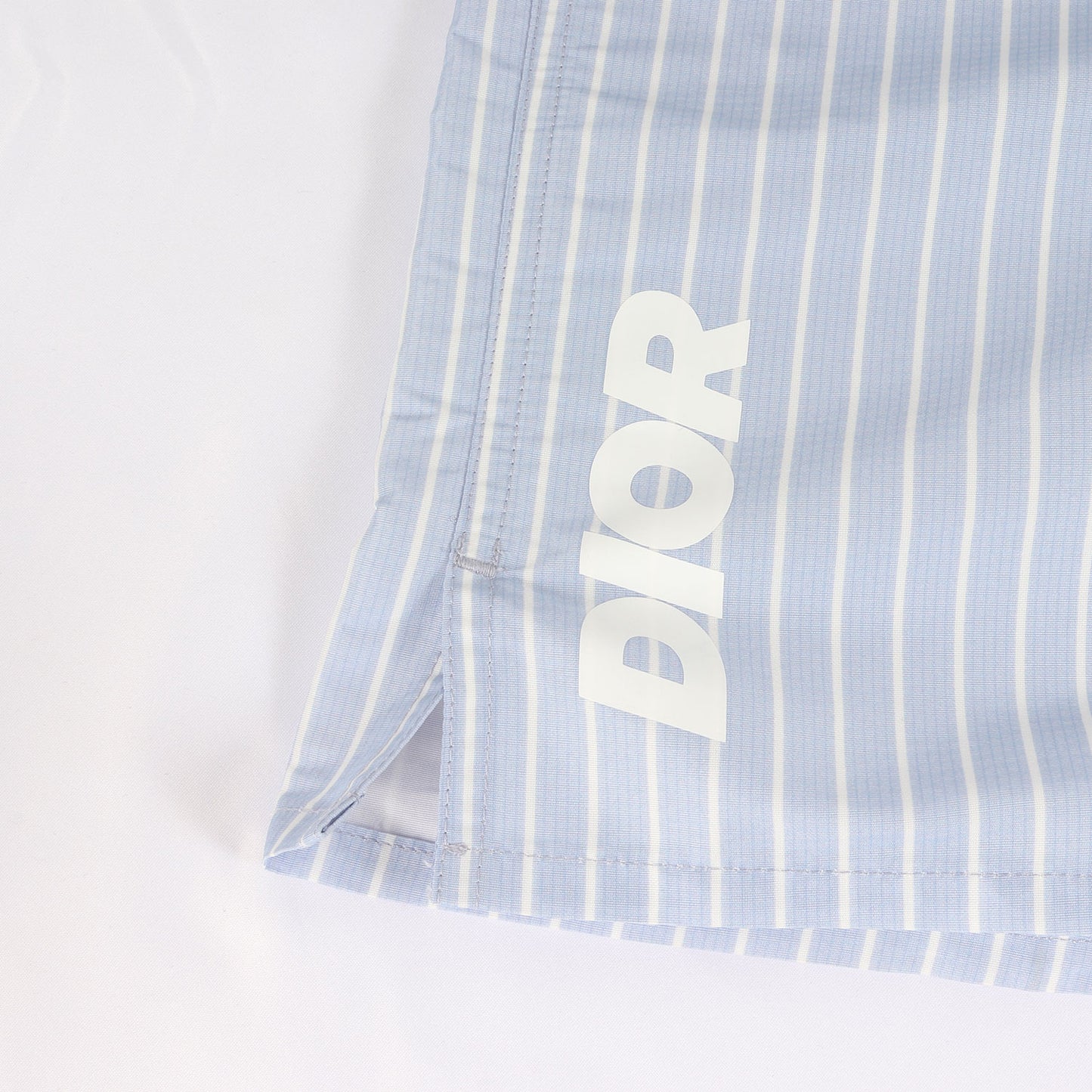 24SS メッシュライナー付き ストライプ DIOR AND PARLEY スイム ショーツ (483B101AB607)