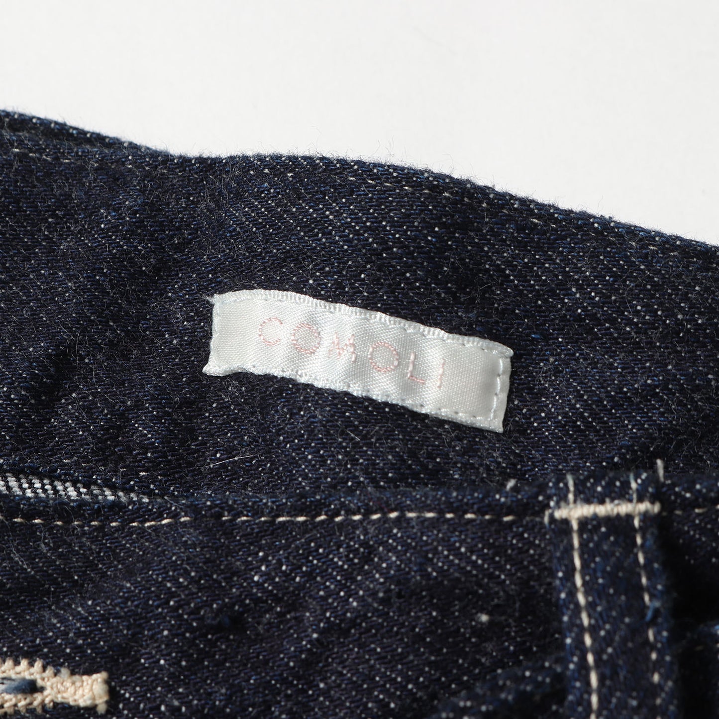 24AW ベルテッド ワイド テーパード デニムパンツ (A03-03001) / ボタンフライ