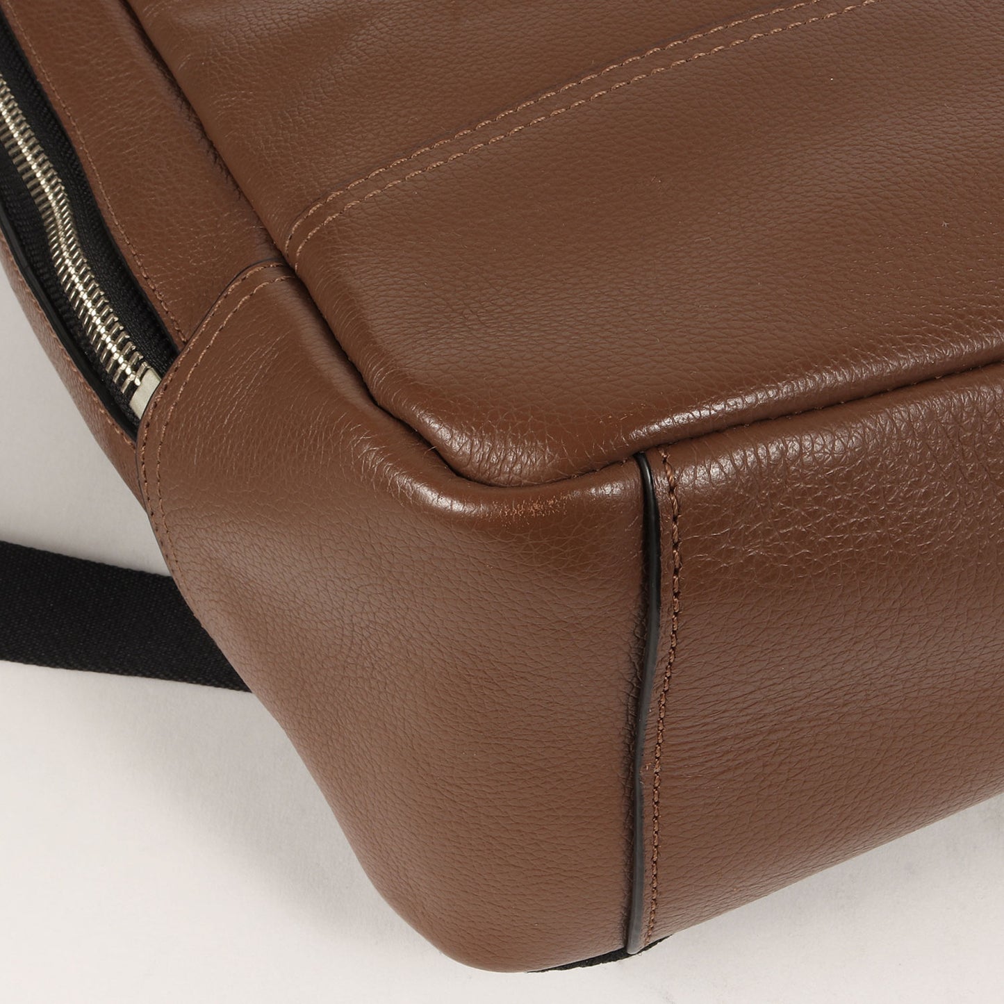 チャールズ スリム バッグパック スポーツカーフ (Charles Slim Backpack In Sport Calf Leather F54135)