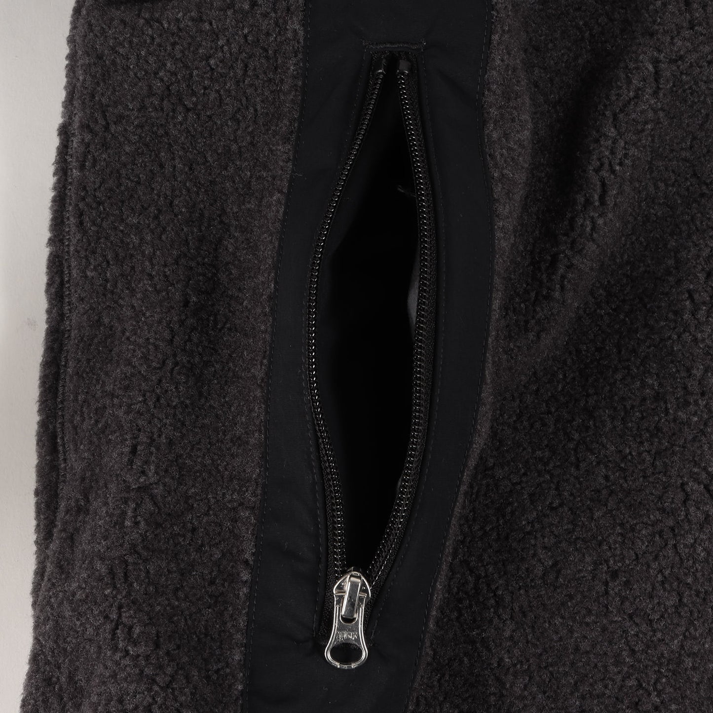 フリース コンビ リバーシブル ジップ ジャケット(SD REVERSIBLE FLEECE JACKET)