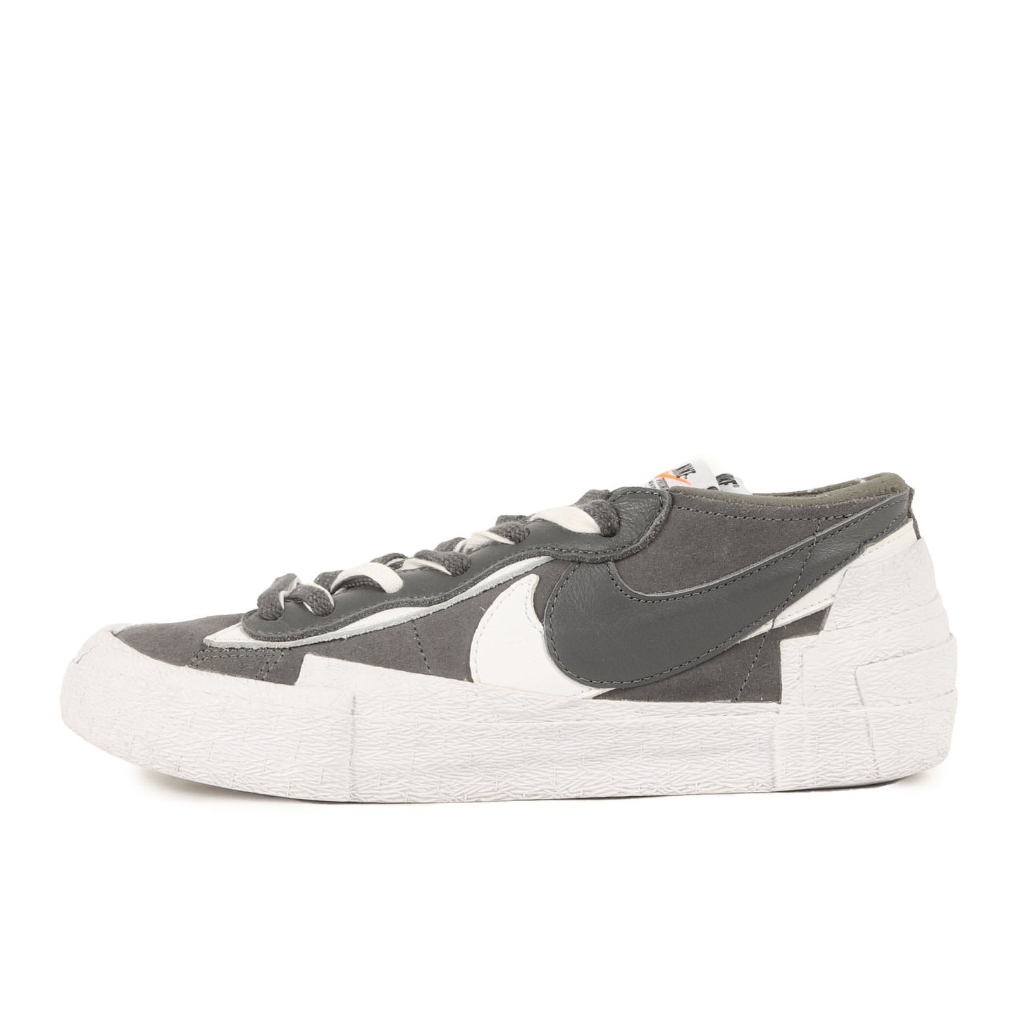 21SS × NIKE BLAZER LOW / SACAI IRON GREY (DD1877-002)