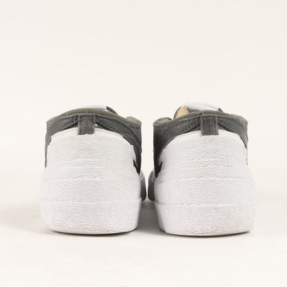 21SS × NIKE BLAZER LOW / SACAI IRON GREY (DD1877-002)