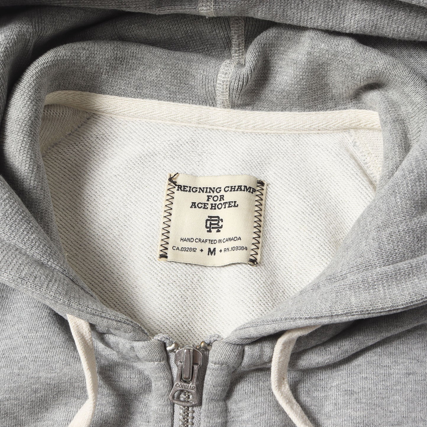 × ACE HOTEL ワンポイント パッチ 刺繍 スウェット ジップ パーカー (RC-3205-16) / ミニ裏毛