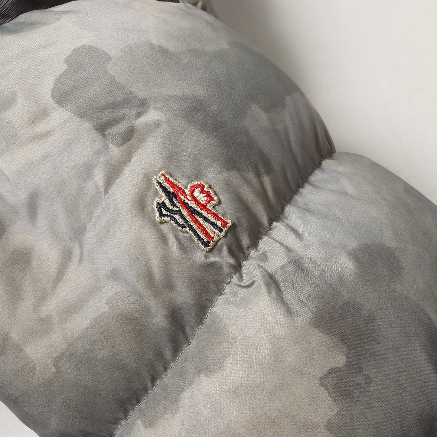 カモ フーデッド ダウンジャケット (RODENBERG GIUBBOTTO GRENOBLE)