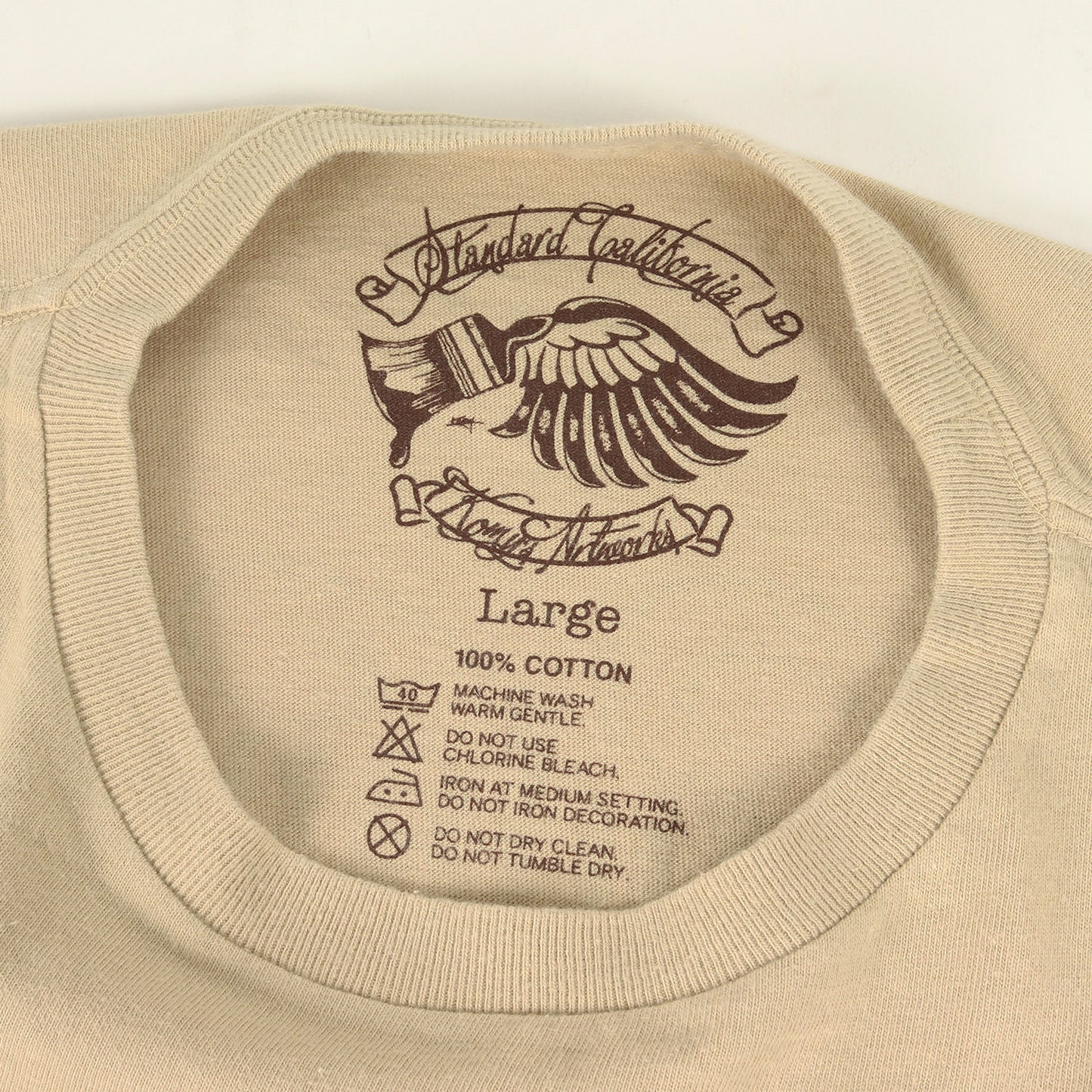 グラフィック ロゴ Tシャツ (SD HARVEST MOON T-SHIRT)