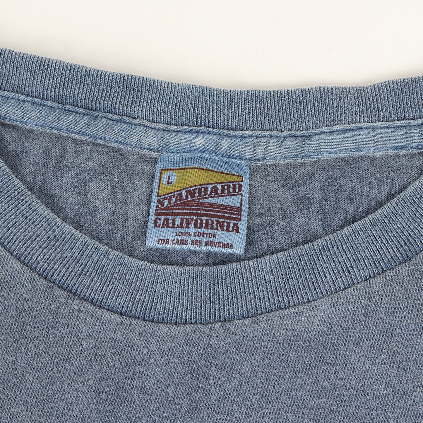 ピグメント ウォッシュ加工 ワンポイント ロゴ 刺繍 Tシャツ (SD NEW BOHEMIA SIGN LOGO T)