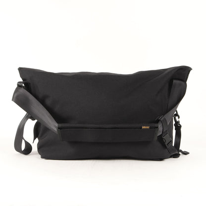× PORTER CORDURA ナイロン メッセンジャー バッグ (PORTER × SD Messenger Bag)